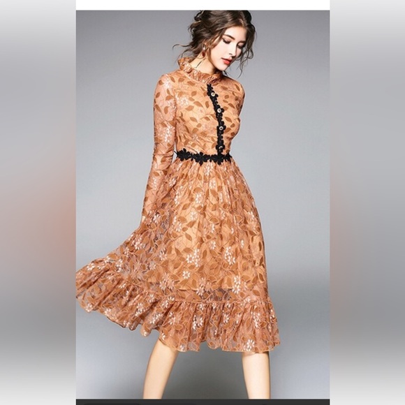 Dresses & Skirts - Lace Floral Dress in Tan Size S